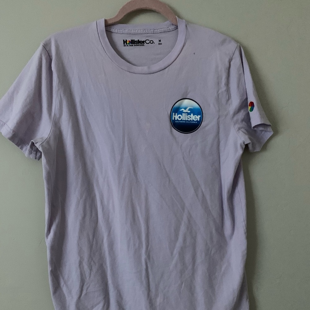 lavender hollister tee